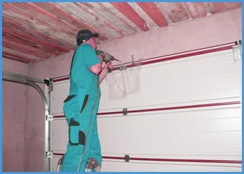 United Garage Door Douglasville, GA 770-847-7188 - door-maintaince-15-05m